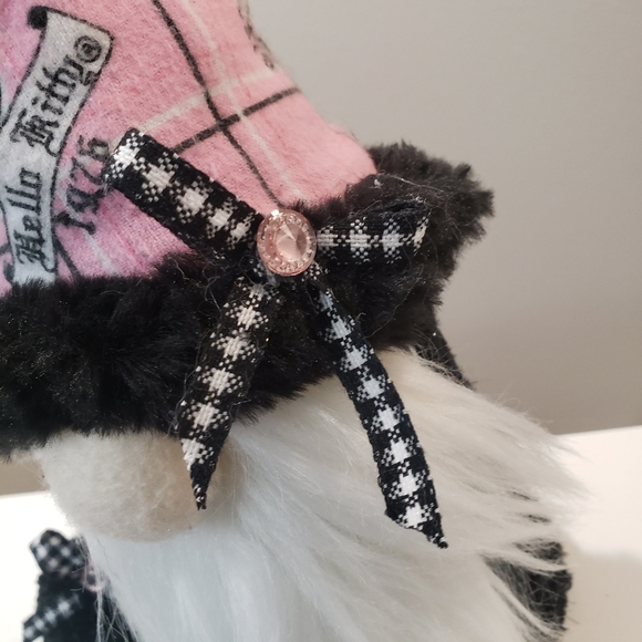 Hello kitty gnome with ceramic display base - Picture 3 of 14